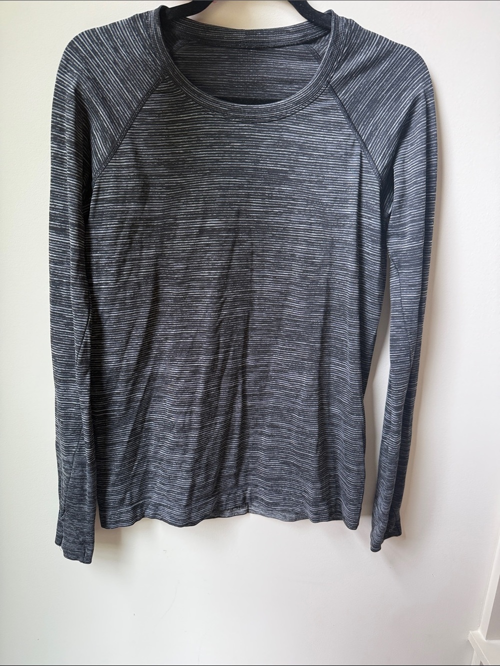 lululemon athletica Women's Long Sleeve Gray Striped Performance Tee